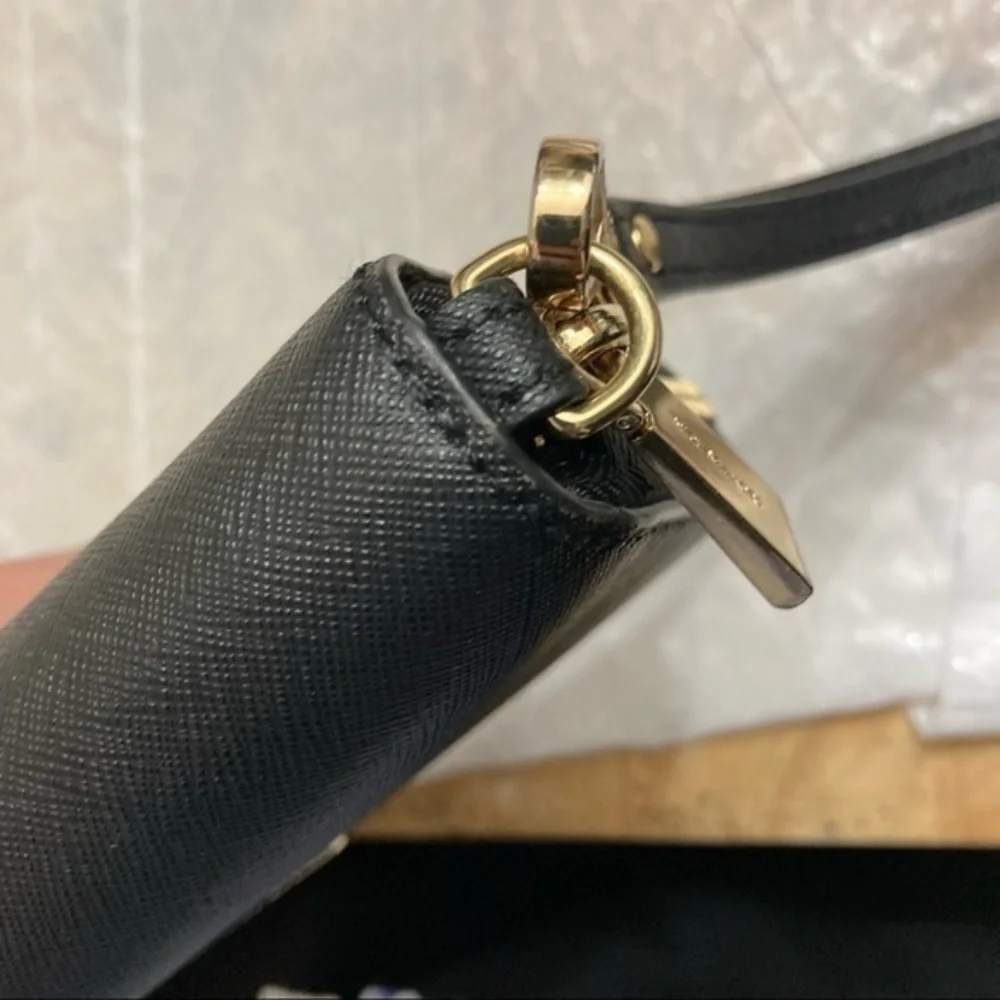 Michael kors black zipper clutch wallet wristlet